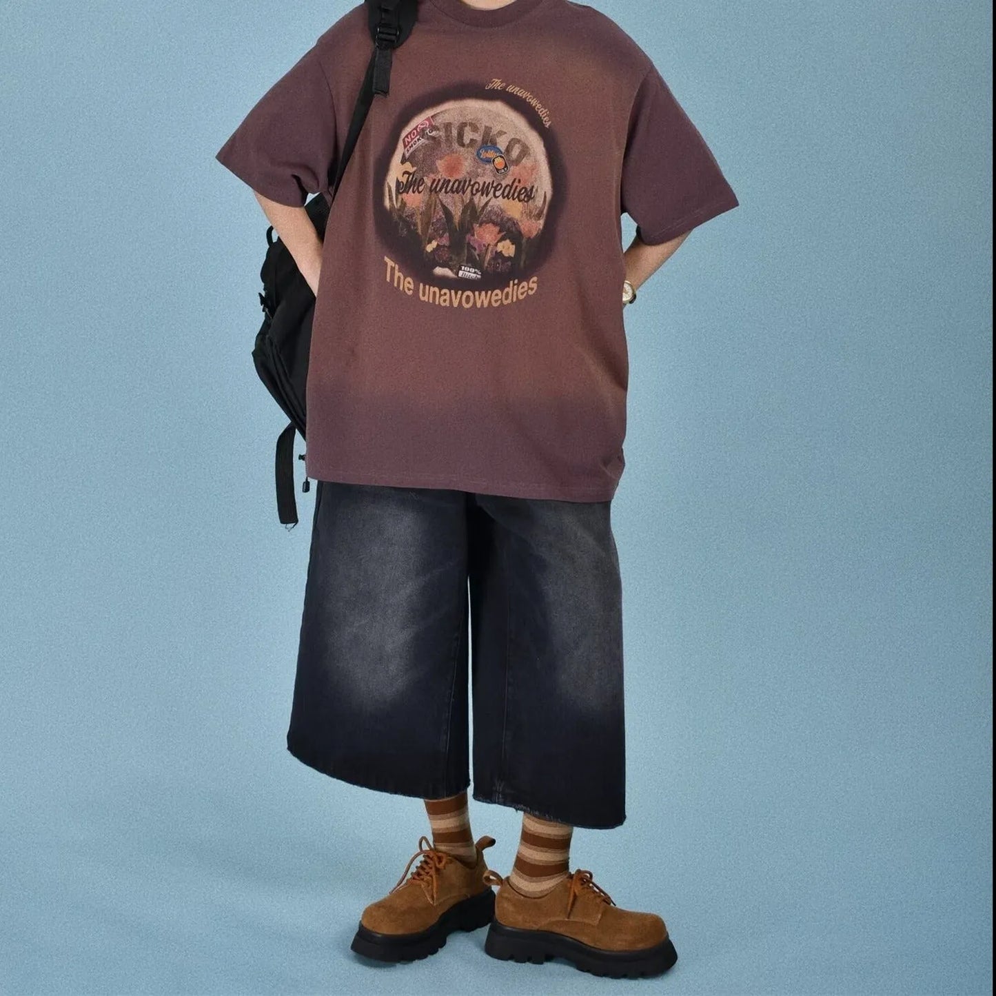 Men's loose straight-leg denim shorts in multiple colour washes with fifth pants length