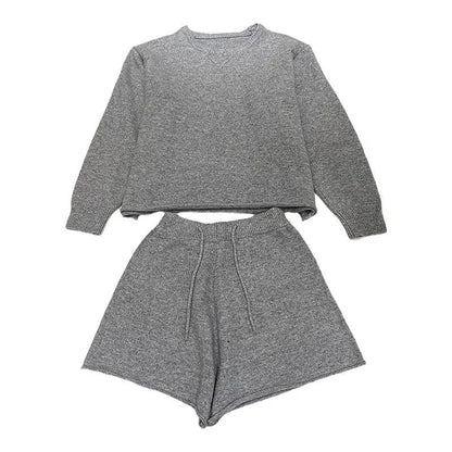 Women's loose-fitting long sleeve sweater and knitted wide leg shorts set in oatmeal colour, free size