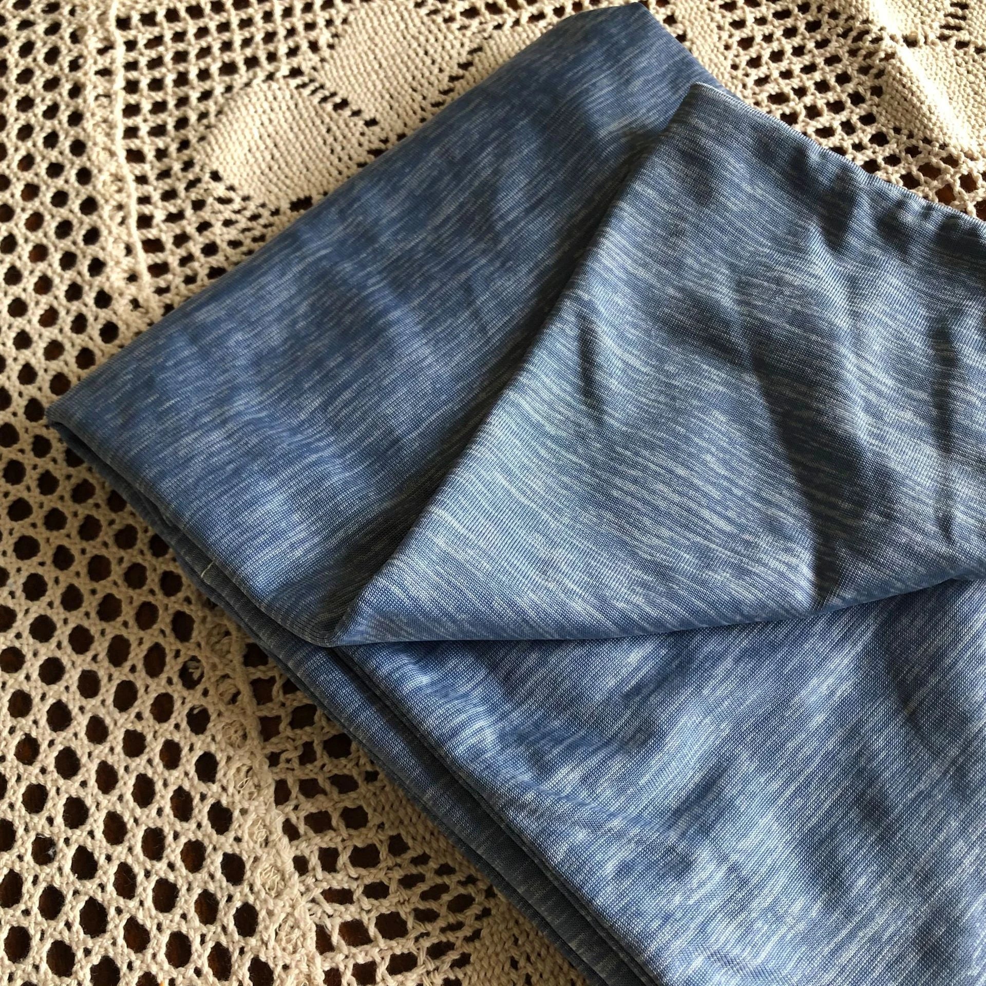 Cooling Comfort Blanket with Japanese Q-Max 0.4 cooling fibers for a refreshing sleep