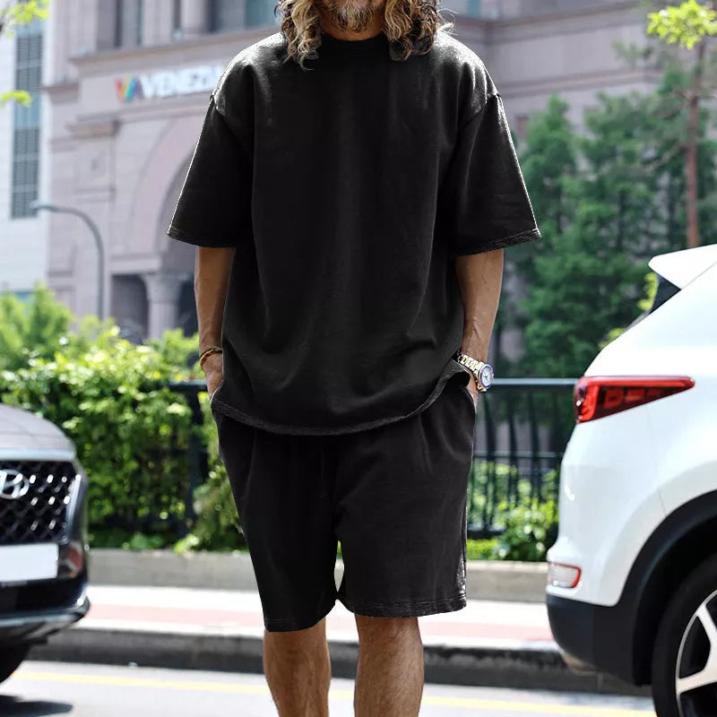 Men's loose sports set with round neck T-shirt and drawstring shorts in various colors