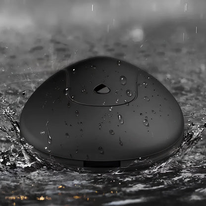 Black drop-shaped running corrector with posture analysis and 11 sports metrics tracking