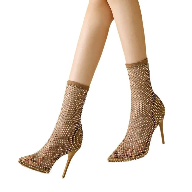 Gold mesh pointed stiletto high heel sandals with rubber soles and oversleeves wearing method