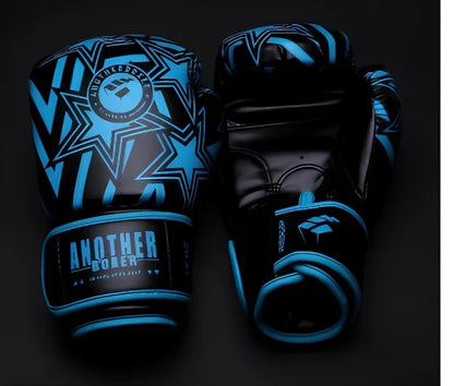 Children's 4oz boxing gloves with 4cm palm width for 3-5 year old martial arts training