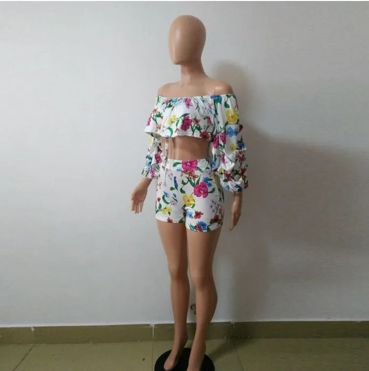 Women's multicolour digital print two-piece set with pile sleeves on short top and matching shorts