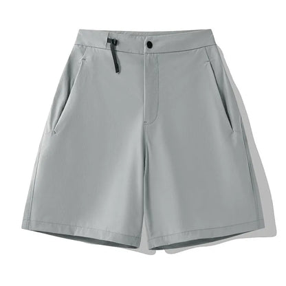 Men's khaki sports shorts with elastic waistband and 3D cutting for quick-drying during running and climbing activities