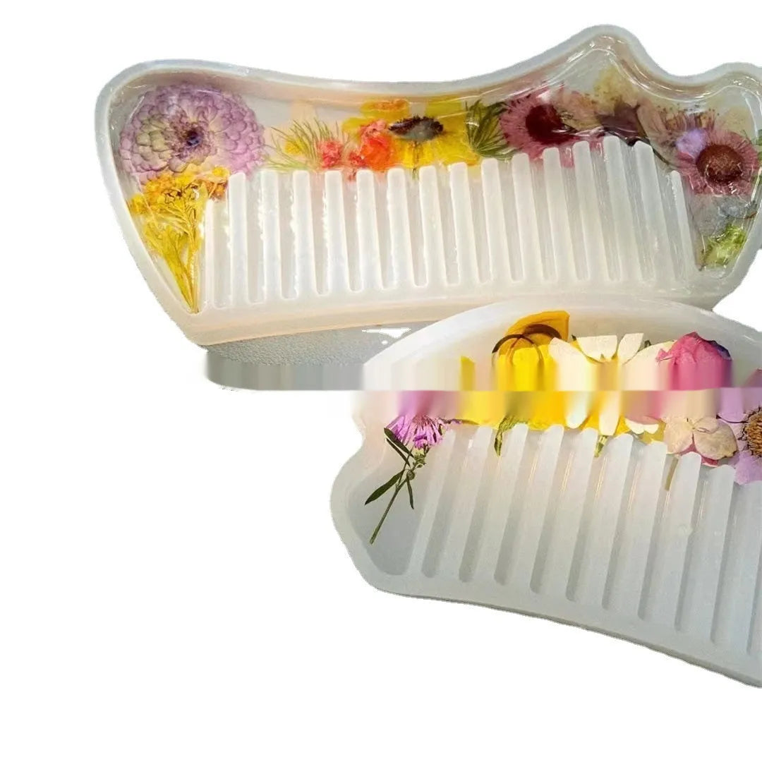 Crystal glue mirror glossy resin comb in choice of three colours measuring under 10cm