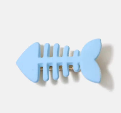 Minimalist fishbone pattern hair barrette in a candy colour with duckbill clip design.