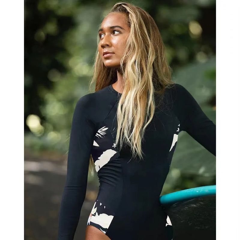 Women's one-piece diving suit with long sleeves, printed swimsuit in polyester fabric, available in sizes S M L for swimming and wading activities, black colour option