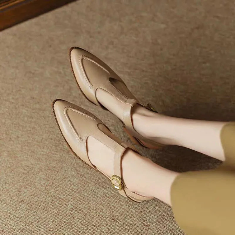 Women's closed toe pointed sandals with chunky heel, synthetic leather upper and rubber sole, in apricot or light brown