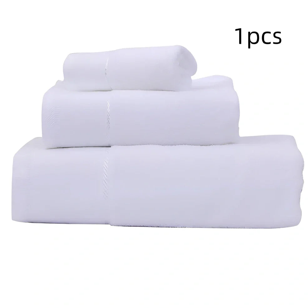 70x140cm cotton bath towel in blue with plush texture from combed yarn construction