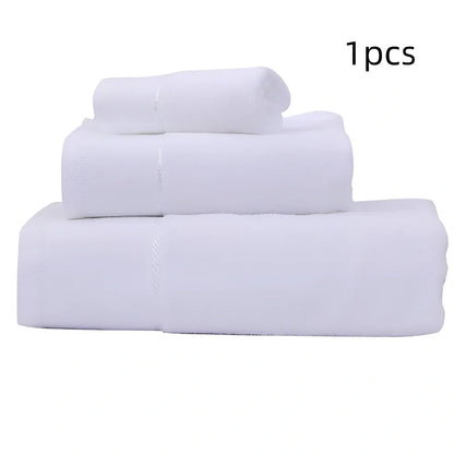 70x140cm cotton bath towel in blue with plush texture from combed yarn construction