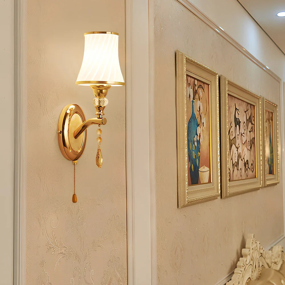 European-style wall lamp with glass shade measuring 29x34cm with cable switch and E14 bulb holder