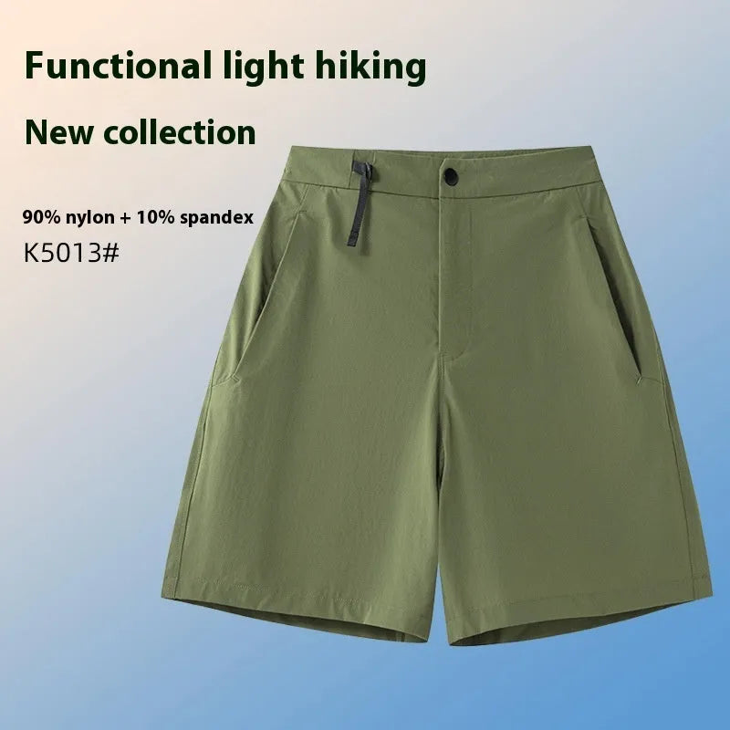 Men's khaki sports shorts with elastic waistband and 3D cutting for quick-drying during running and climbing activities