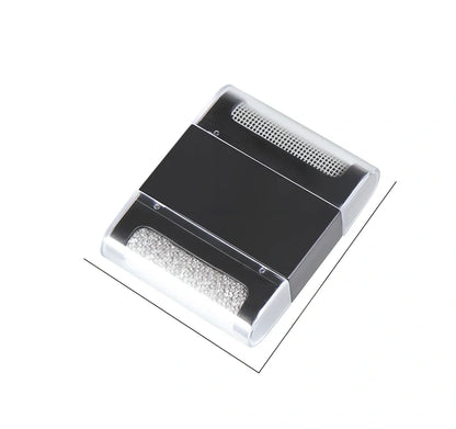 Portable manual fabric cleaning brush with removable catching net, 6.4 cm wide plastic construction