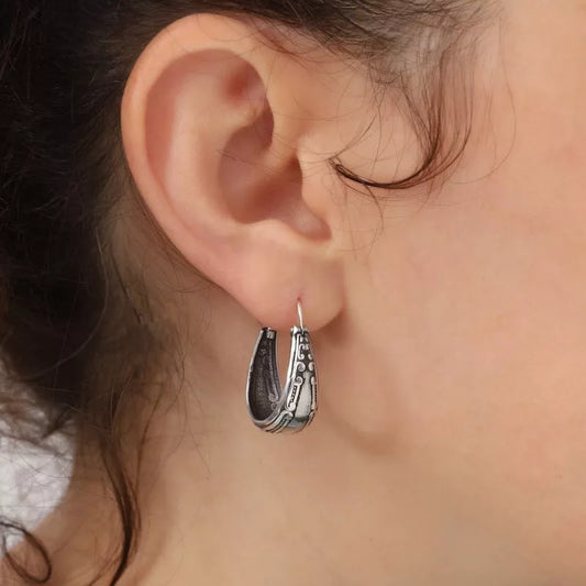 Vintage carved pattern earrings in silver alloy with geometric design
