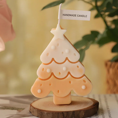 Christmas tree scented soy wax candle with lead-free cotton wick in cylindrical shape, multiple size options available