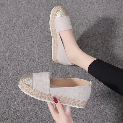 Breathable canvas slip-on flat shoes in black and white colours on a size chart showing 35 to 43.