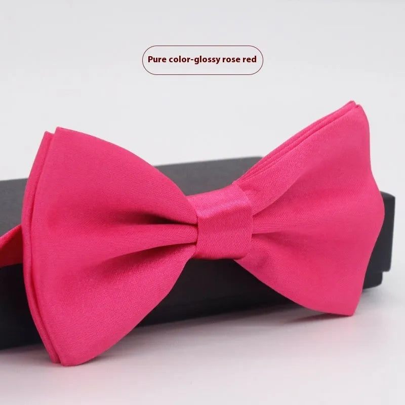 Flat-head self-tie bow tie in a wine red colour, showing its 12cm width and 6cm height dimensions.
