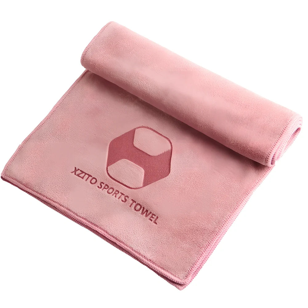 Blue sports sweat absorbent towel with 100x30cm dimensions and polyester-nylon fabric for athletic use