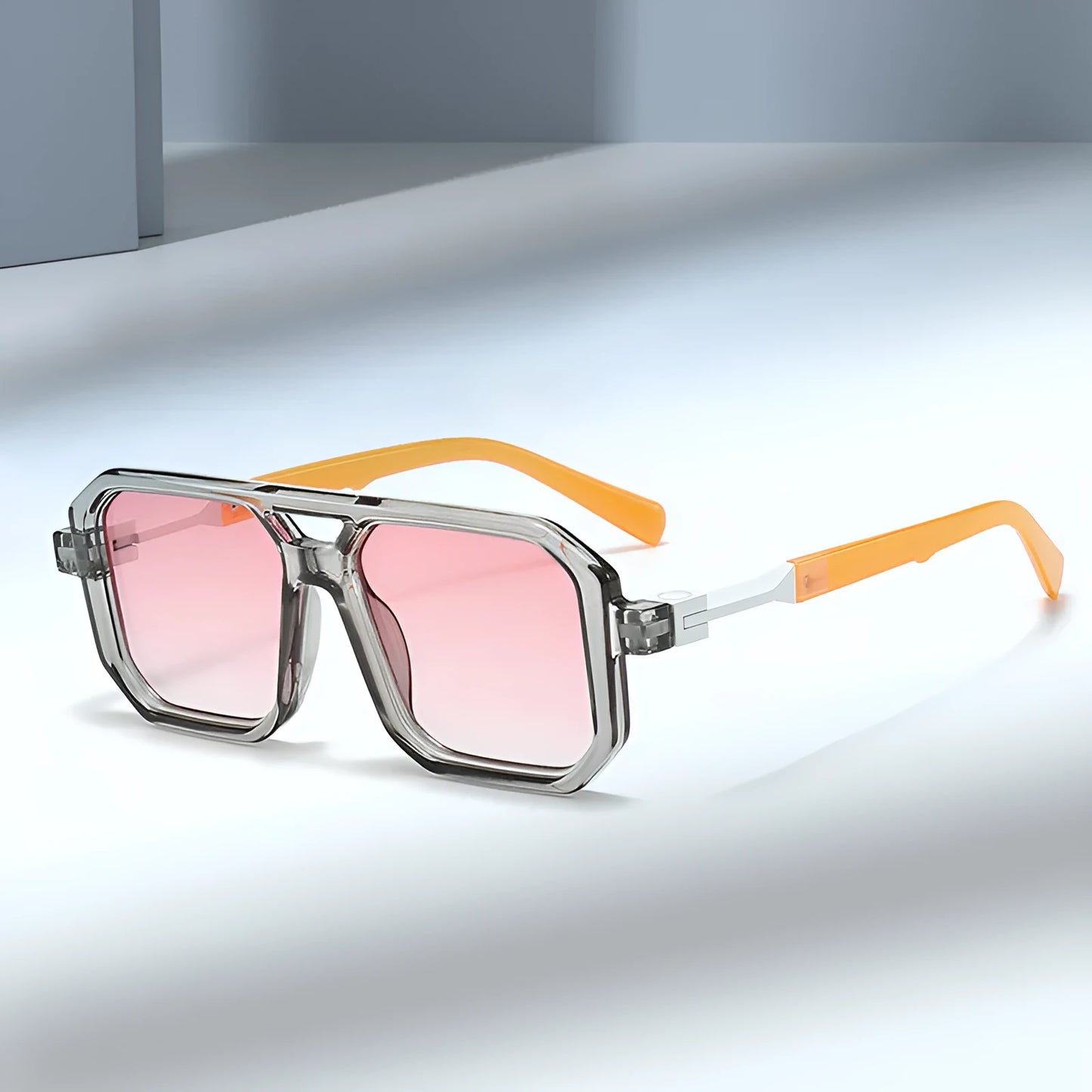 Retro double beam pilot sunglasses with metal alloy frame and polarised lenses in black with double grey piece