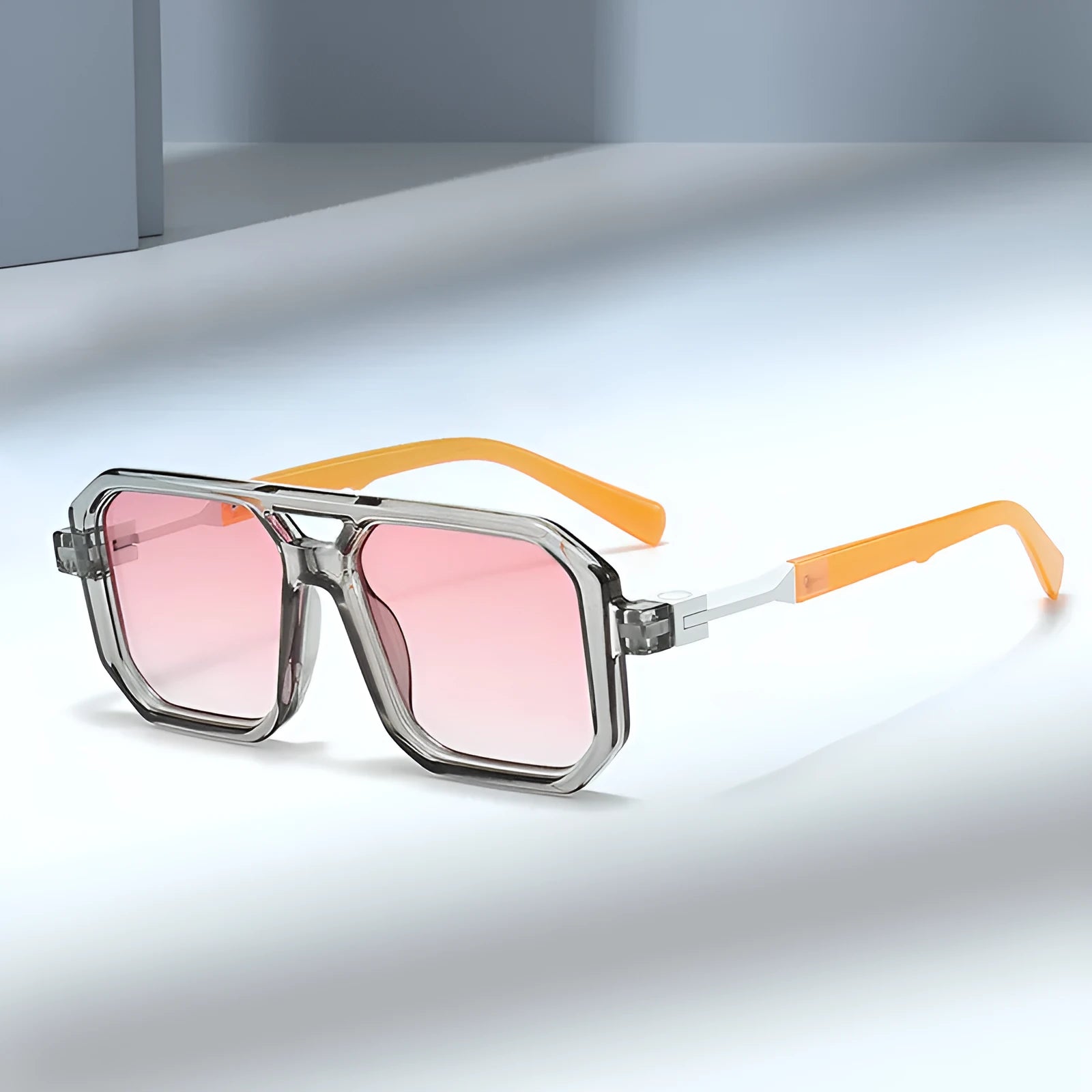 Retro double beam pilot sunglasses with metal alloy frame and polarised lenses in black with double grey piece