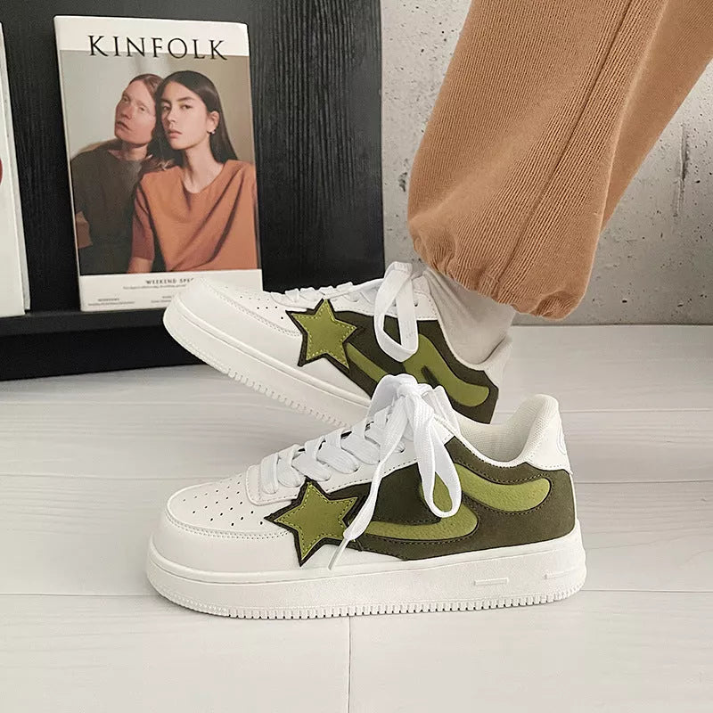 Men and women retro low-top breathable sports shoes in white blue and white green