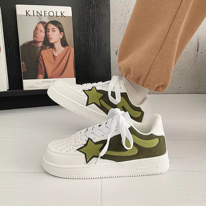 Men and women retro low-top breathable sports shoes in white blue and white green