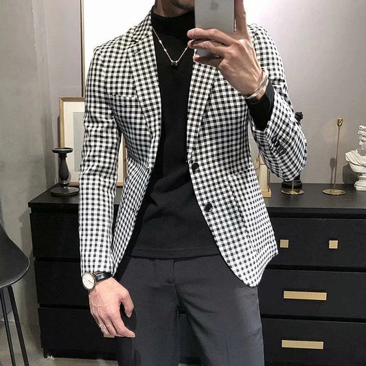 Casual slim-fit black and white plaid jacket with conventional sleeves and regular length