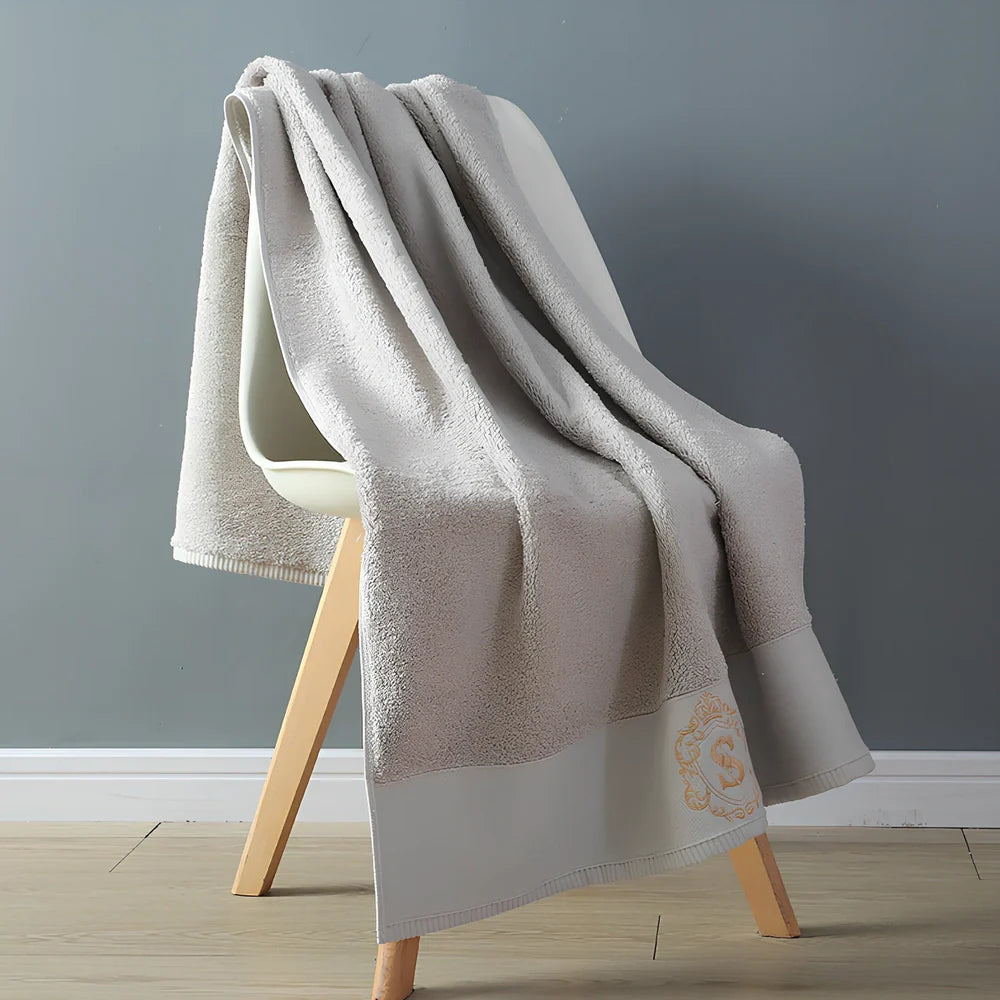 Pure cotton bath towel with spiral hair construction measuring 80x160cm in business grey colour