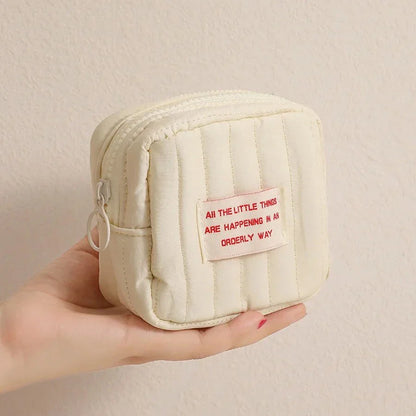 Compact Kawaii Cosmetic Case in Beige - A Stylish and Practical On-the-Go Storage Solution