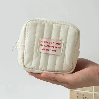 Compact Kawaii Cosmetic Case in Beige - A Stylish and Practical On-the-Go Storage Solution