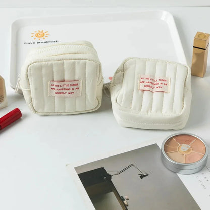 Compact Kawaii Cosmetic Case in Beige - A Stylish and Practical On-the-Go Storage Solution