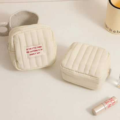 Compact Kawaii Cosmetic Case in Beige - A Stylish and Practical On-the-Go Storage Solution