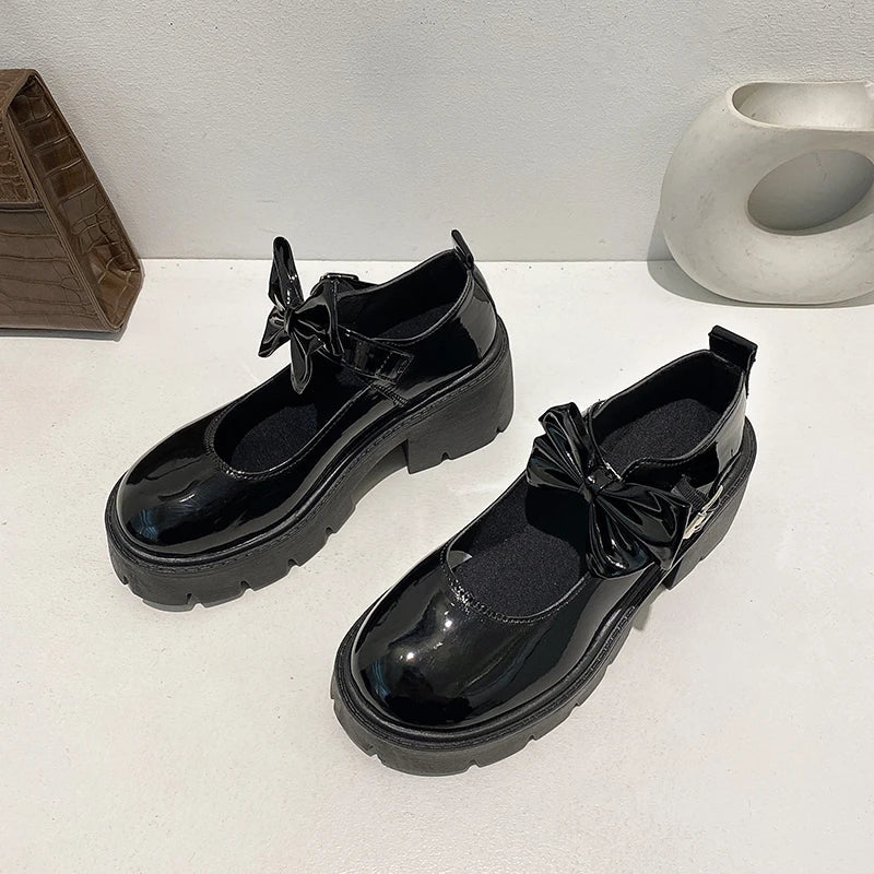 Stylish British-inspired small leather shoes for women with retro Mary Jane design, thick soft soles, and Japanese school girl aesthetic