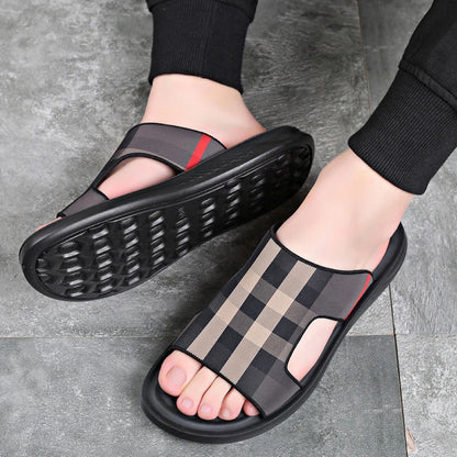 Men's new casual flip-flop slippers with denim upper and non-slip rubber sole for indoor and outdoor wear