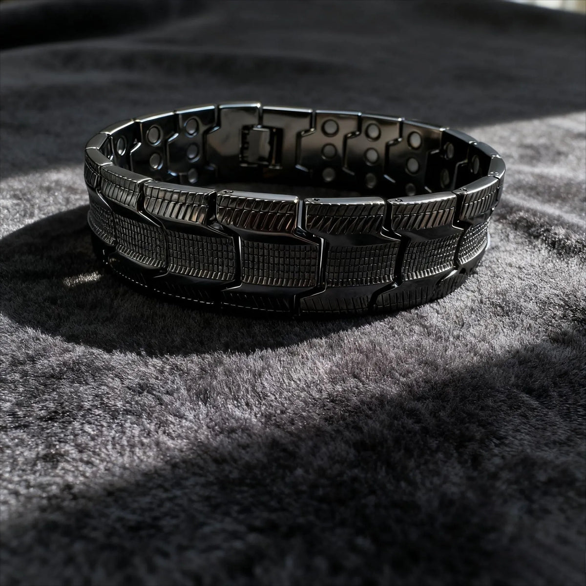 Retro bronze three-row zinc alloy bracelet with geometric links and regulator, unisex electroplated jewellery