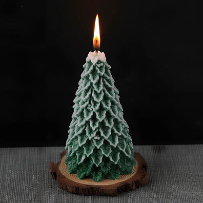 Christmas tree scented soy wax candle with lead-free cotton wick in cylindrical shape, multiple size options available