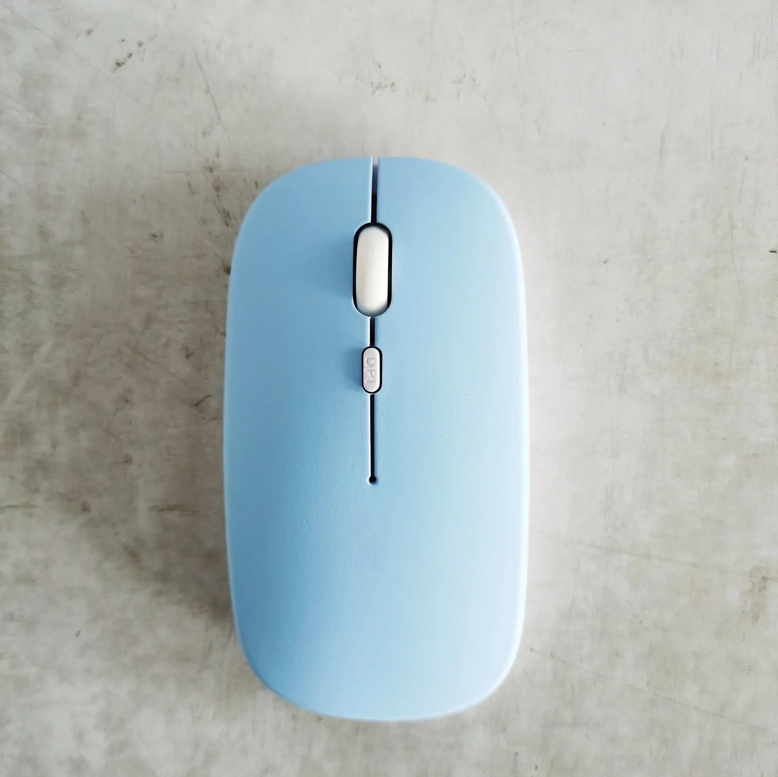 Dual-mode black wireless mouse with 1000dpi sensor, 5m range, and USB receiver for laptops