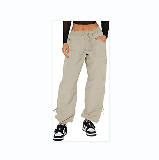 Multi-bag straight cargo casual pants in six colours with loose fit design and mid-waist construction