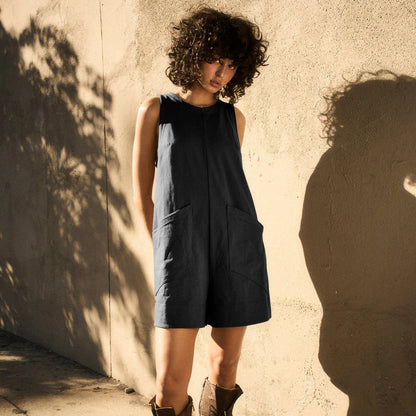 Comfortable loose jumpsuit with pockets in various colors, perfect for casual summer wear