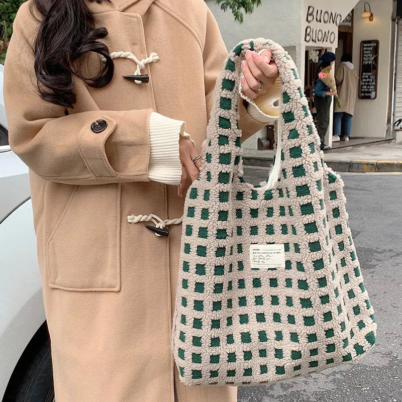 Large capacity waffle flannel tote bag in plaid colors for students and commuters