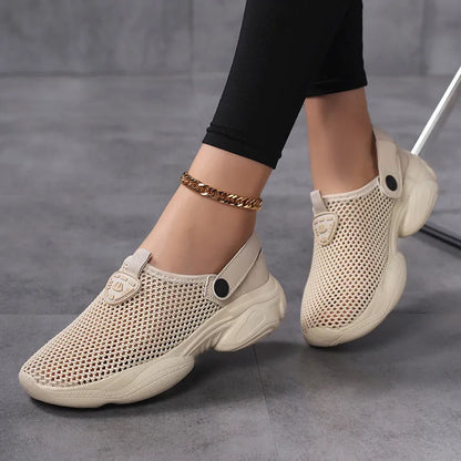 Women's lightweight Flyknit sports sandals in beige colour with round toe design