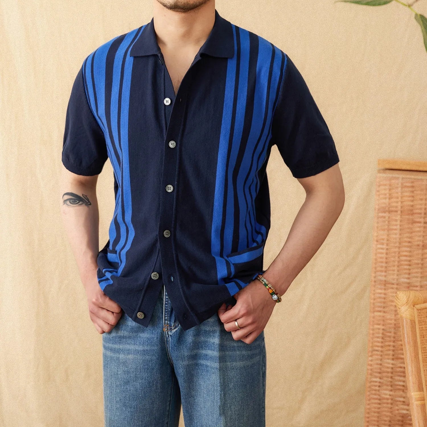 Short-sleeved knitted cardigan polo shirt in royal blue with lapel collar and striped pattern, sizes M to 3XL