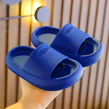 Children's EVA slippers with 1.5cm thick injection-moulded soles in mixed colours