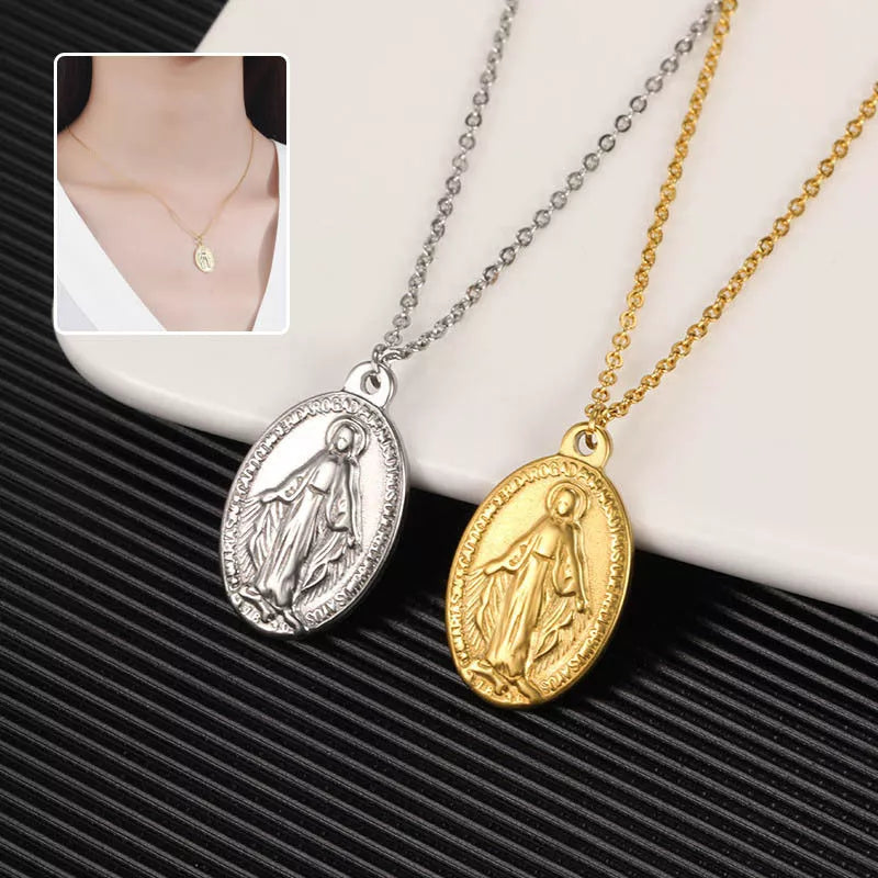 S925 Vintage Cameo Necklace with oval pendant and cross chain design