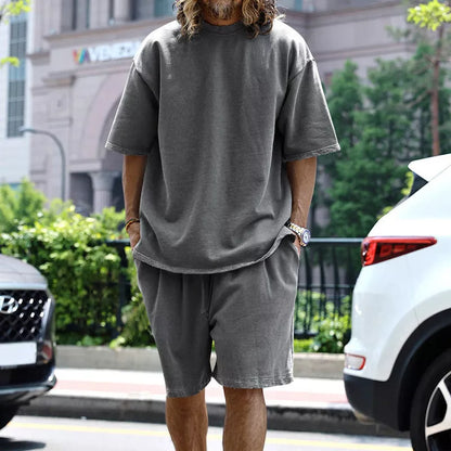 Men's loose sports set with round neck T-shirt and drawstring shorts in various colors