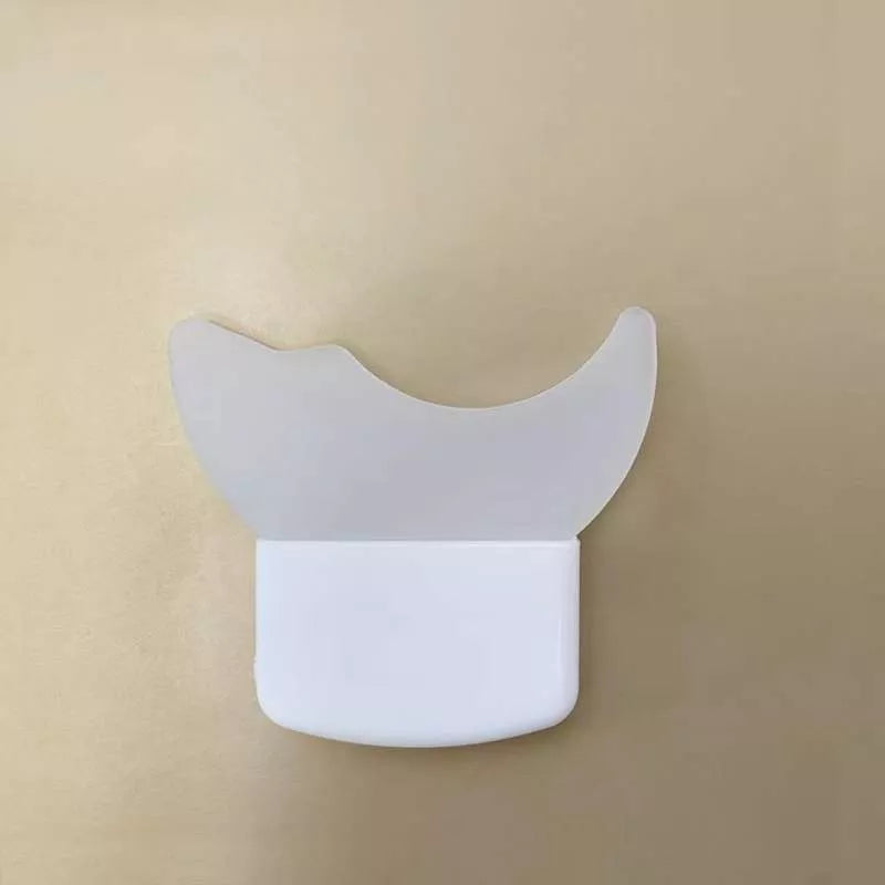 Multifunctional silicone eye makeup baffle for precise eyeliner and eyeshadow application