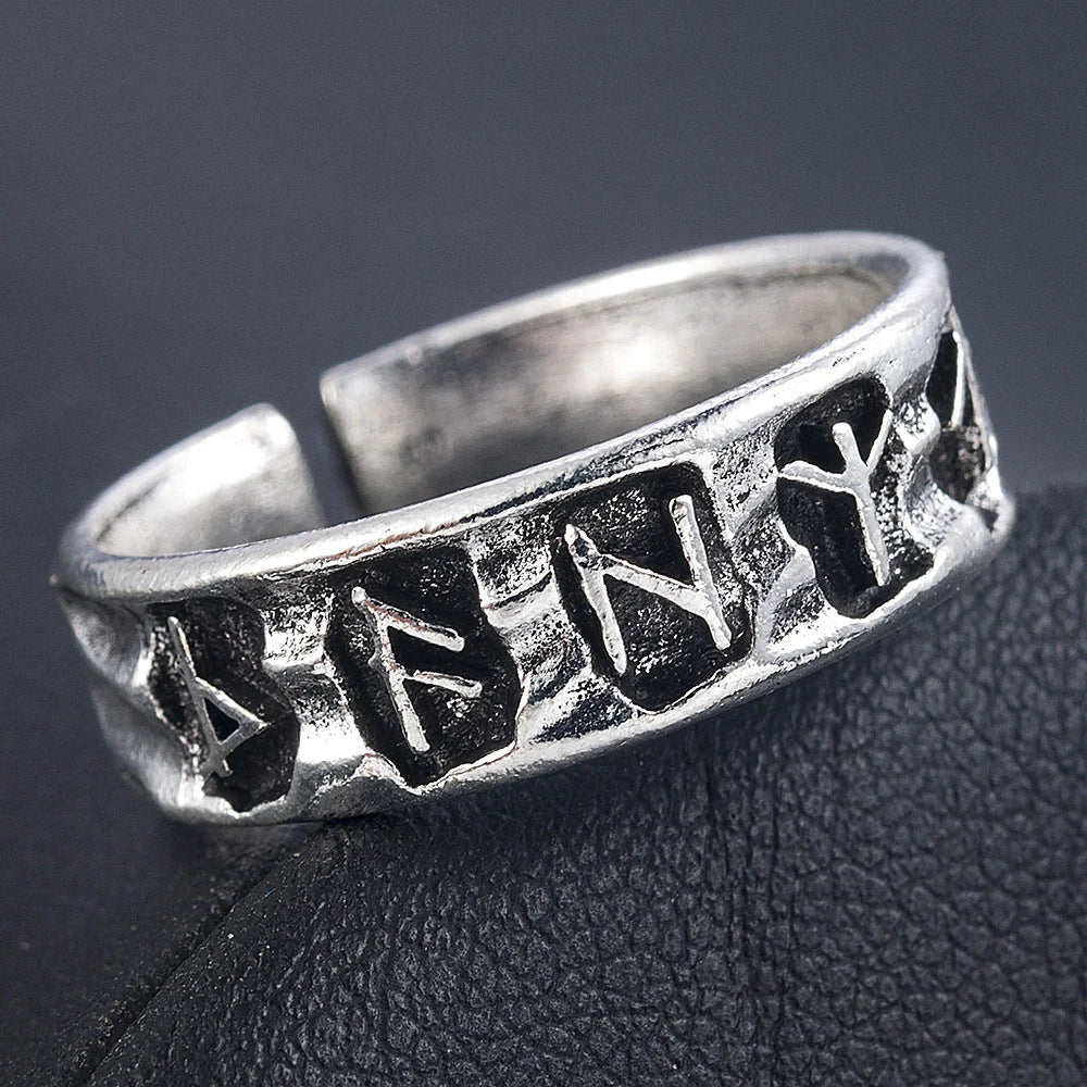 Adjustable geometric ring in ancient silver with a vintage design