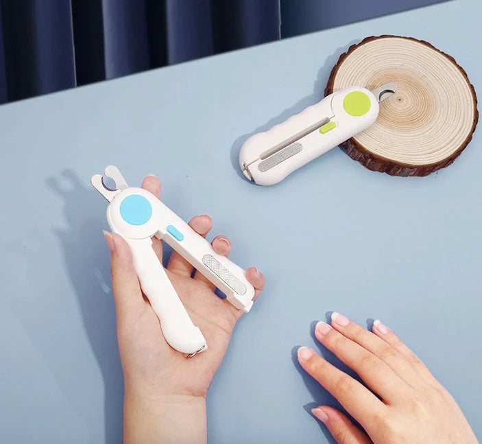 LED illuminated pet nail clippers for safe and precise trimming