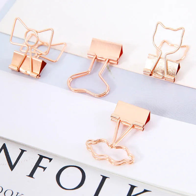 Golden decorative metal clip with 5.5cm length and 2.5cm tail in bow, cactus, cat, flamingo, or love design